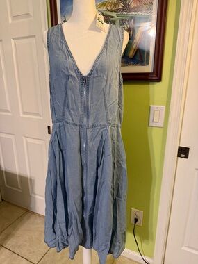 Light Wash Denim Zip-Front Women's Dress